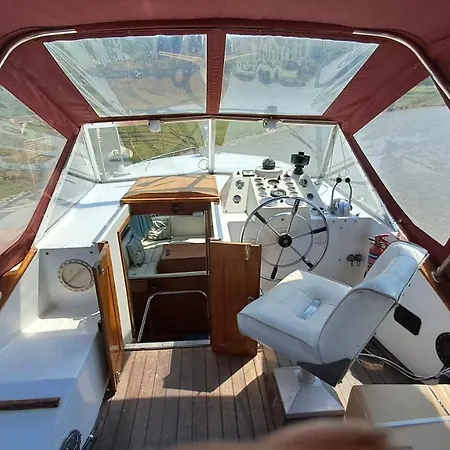 The Rose - 37Ft Lakeside Yacht With Hot Tub Swansea Exterior photo