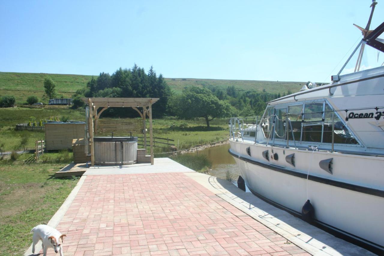 Botel The Rose - 37ft Lakeside Yacht With Hot Tub *